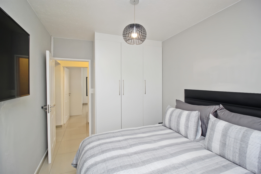 3 Bedroom Property for Sale in Wannenburghoogte Gauteng