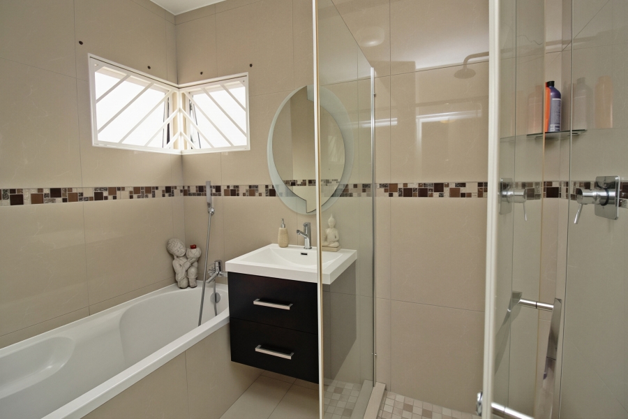 3 Bedroom Property for Sale in Wannenburghoogte Gauteng