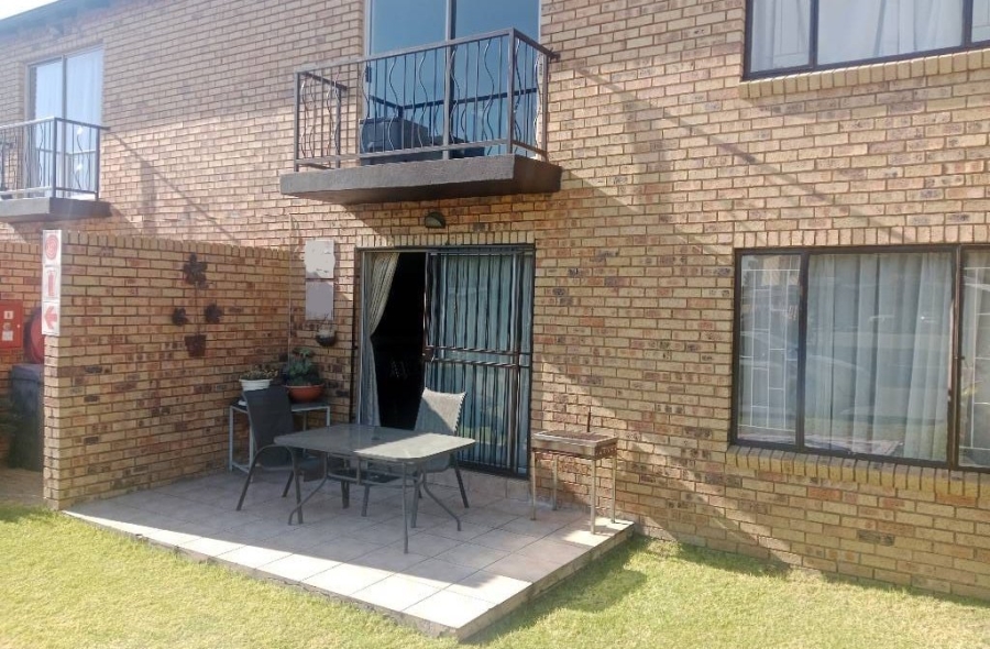 2 Bedroom Property for Sale in Ravensklip Gauteng