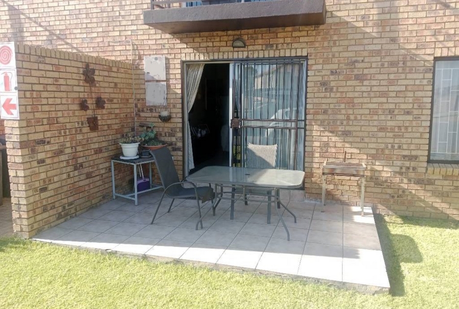 2 Bedroom Property for Sale in Ravensklip Gauteng