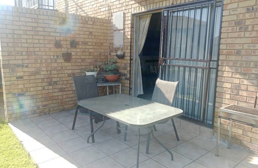 2 Bedroom Property for Sale in Ravensklip Gauteng