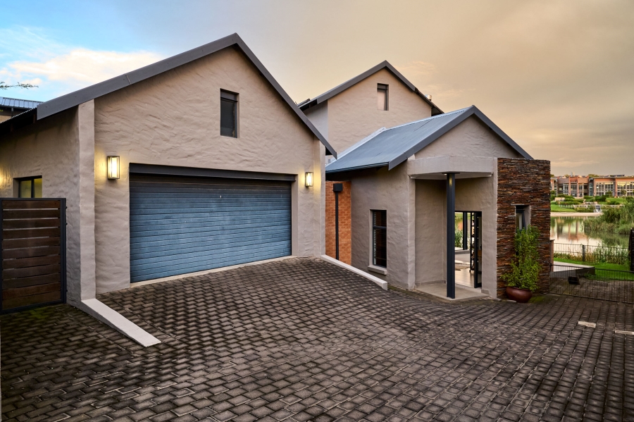 3 Bedroom Property for Sale in Waterfall Country Village Gauteng