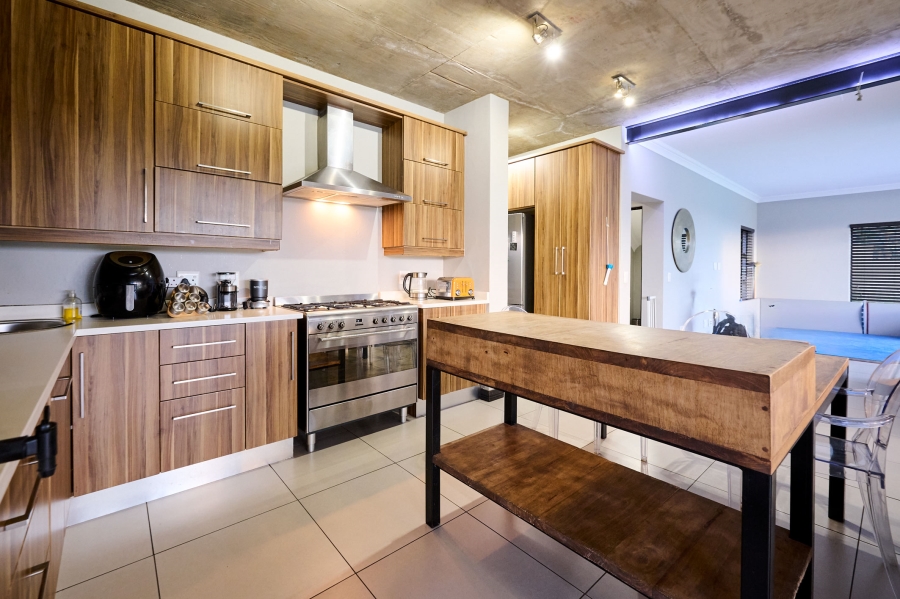 3 Bedroom Property for Sale in Waterfall Country Village Gauteng