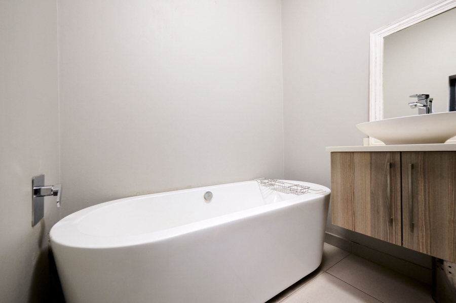 3 Bedroom Property for Sale in Waterfall Country Village Gauteng