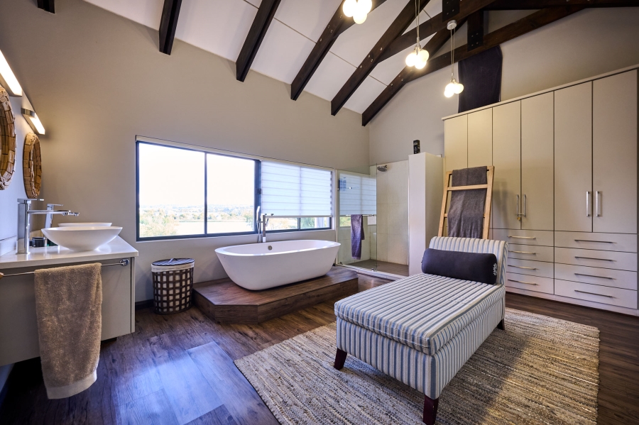 3 Bedroom Property for Sale in Waterfall Country Village Gauteng