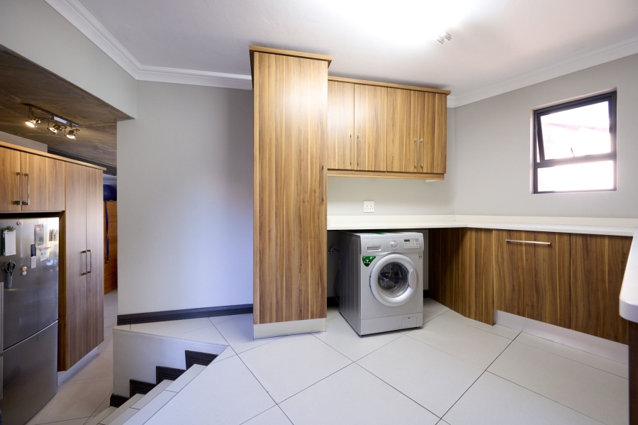 3 Bedroom Property for Sale in Waterfall Country Village Gauteng