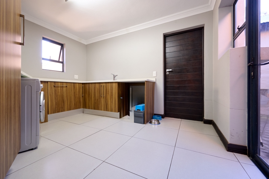 3 Bedroom Property for Sale in Waterfall Country Village Gauteng
