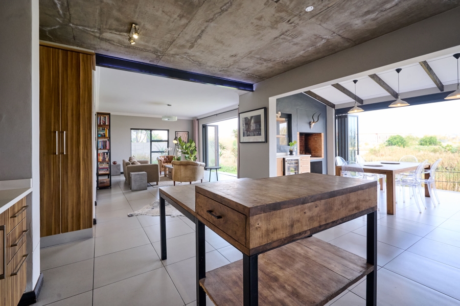 3 Bedroom Property for Sale in Waterfall Country Village Gauteng