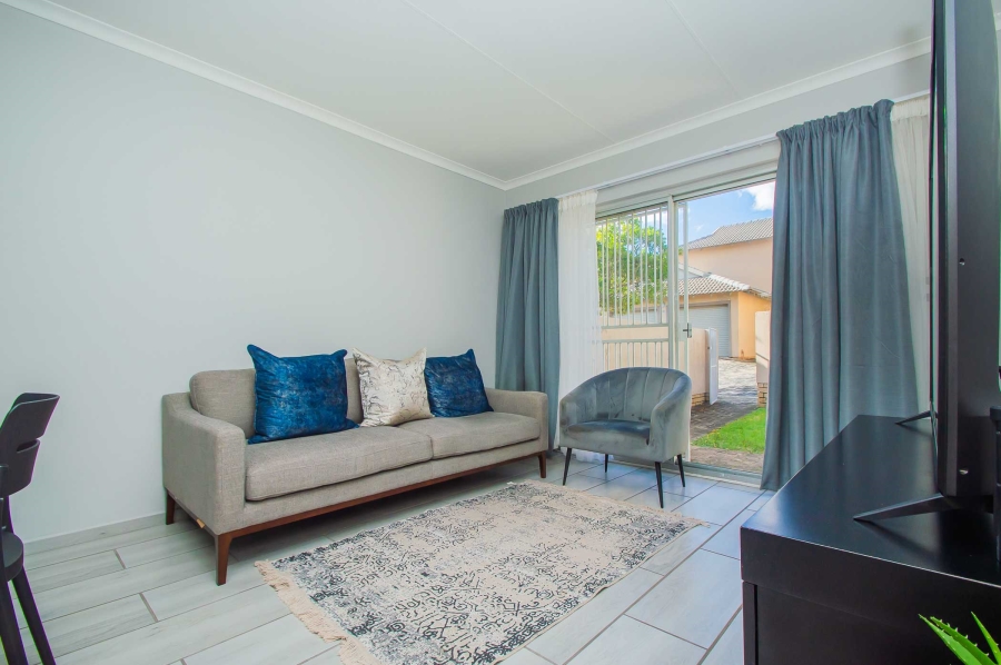 2 Bedroom Property for Sale in Ruimsig Gauteng