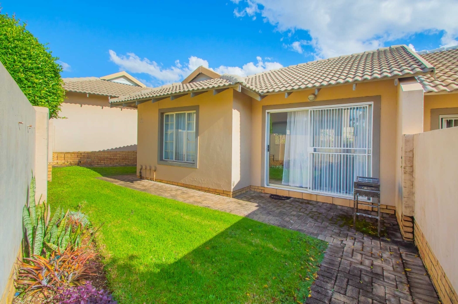 2 Bedroom Property for Sale in Ruimsig Gauteng