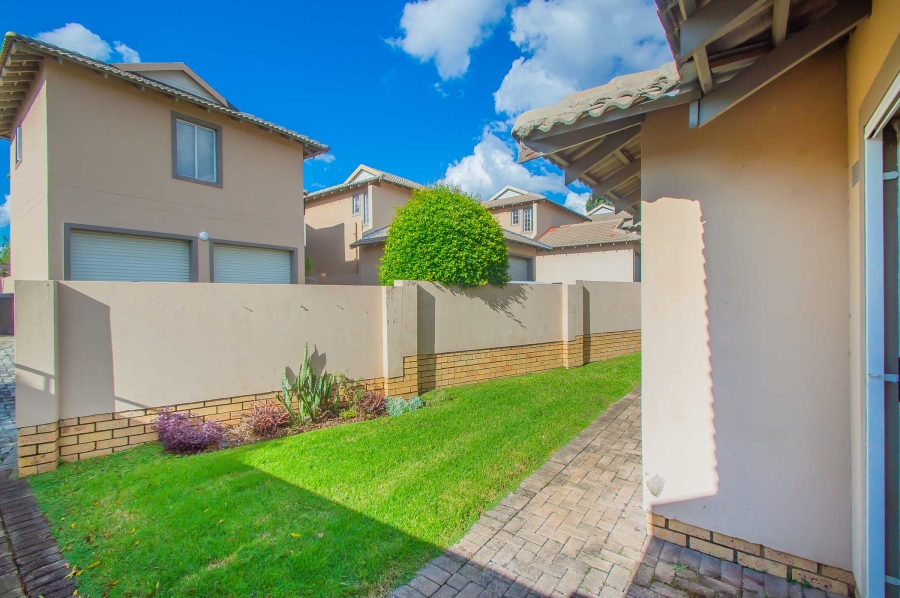 2 Bedroom Property for Sale in Ruimsig Gauteng