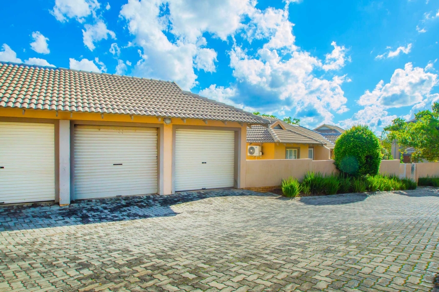 2 Bedroom Property for Sale in Ruimsig Gauteng