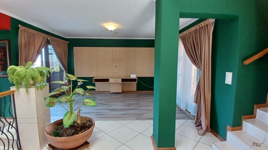 4 Bedroom Property for Sale in Bassonia Gauteng