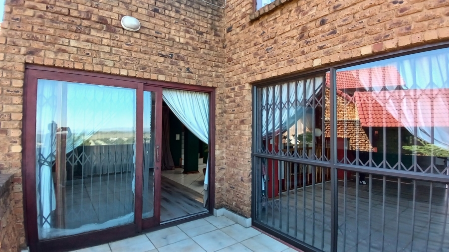 4 Bedroom Property for Sale in Bassonia Gauteng