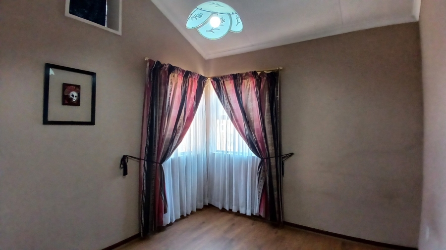 4 Bedroom Property for Sale in Bassonia Gauteng