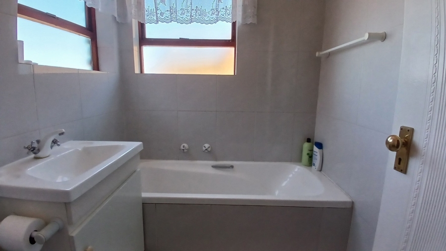 4 Bedroom Property for Sale in Bassonia Gauteng