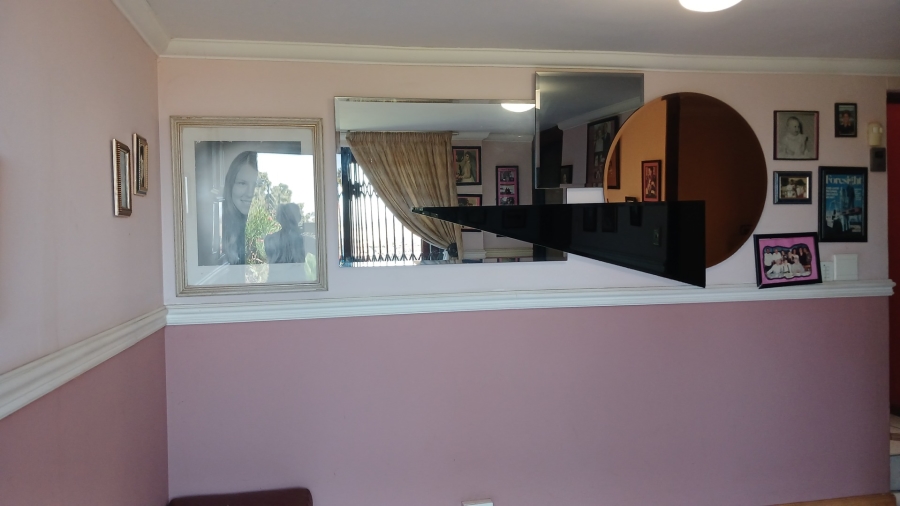 4 Bedroom Property for Sale in Bassonia Gauteng