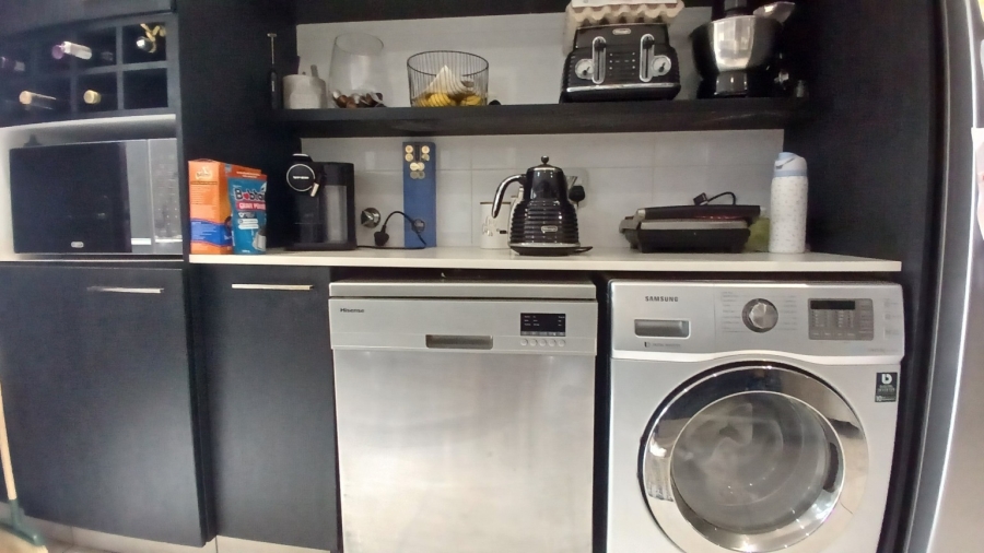 2 Bedroom Property for Sale in Bassonia Gauteng