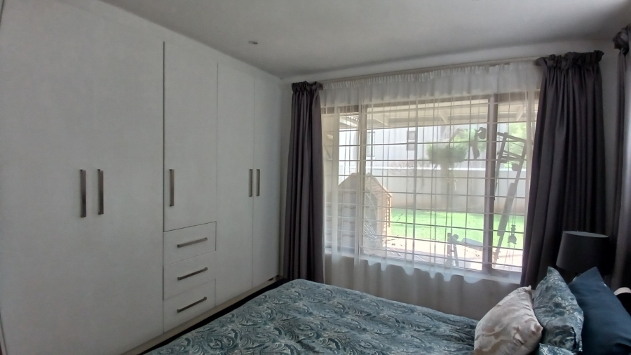 2 Bedroom Property for Sale in Bassonia Gauteng
