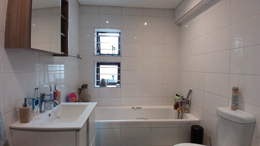 2 Bedroom Property for Sale in Bassonia Gauteng