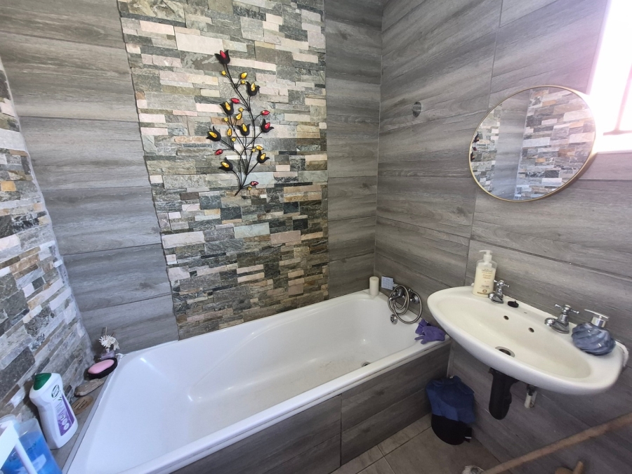 2 Bedroom Property for Sale in Savanna City Gauteng