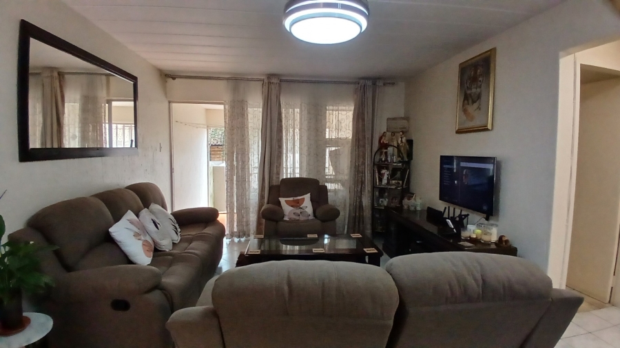 3 Bedroom Property for Sale in Oakdene Gauteng