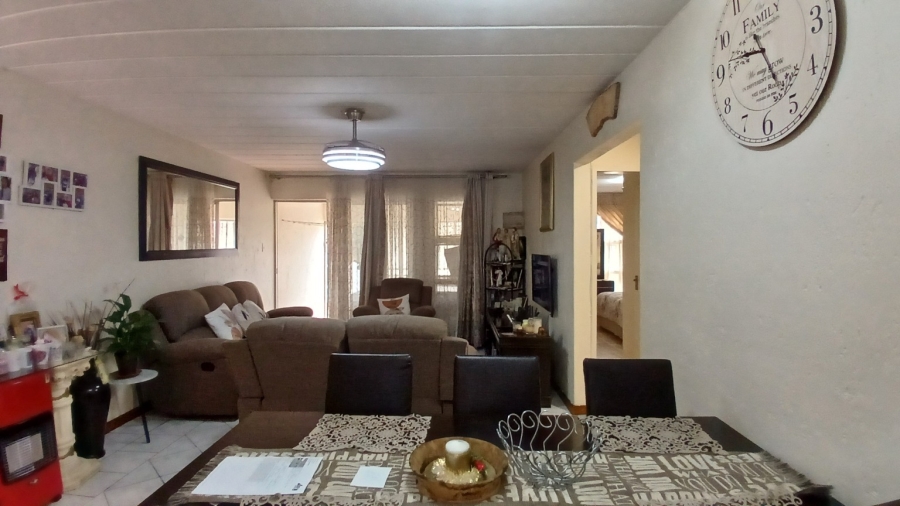 3 Bedroom Property for Sale in Oakdene Gauteng
