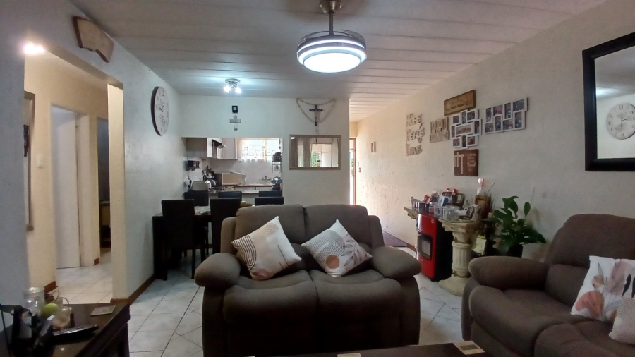 3 Bedroom Property for Sale in Oakdene Gauteng