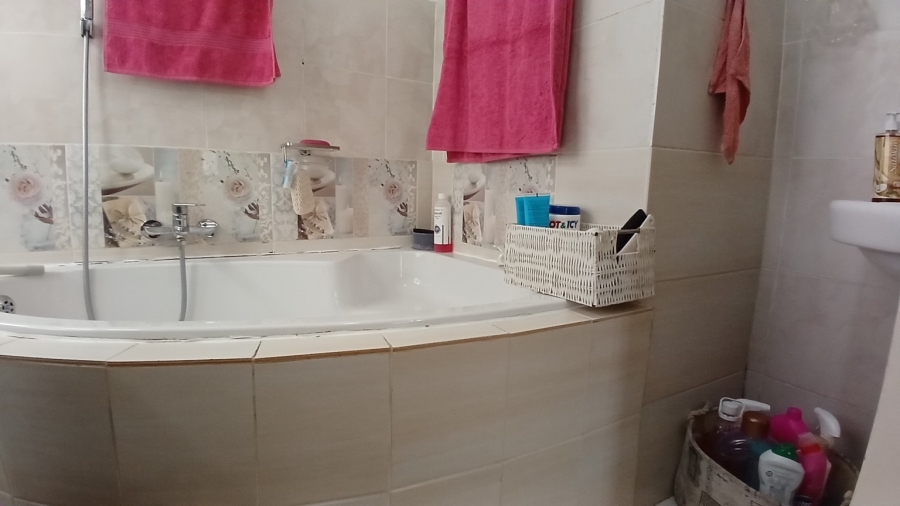 3 Bedroom Property for Sale in Oakdene Gauteng