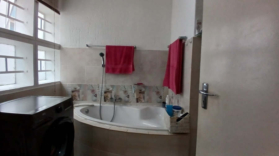3 Bedroom Property for Sale in Oakdene Gauteng