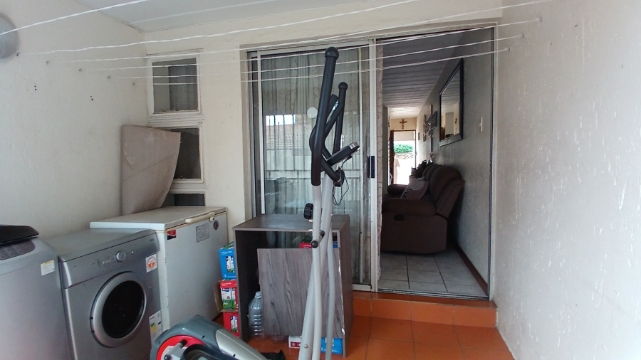 3 Bedroom Property for Sale in Oakdene Gauteng