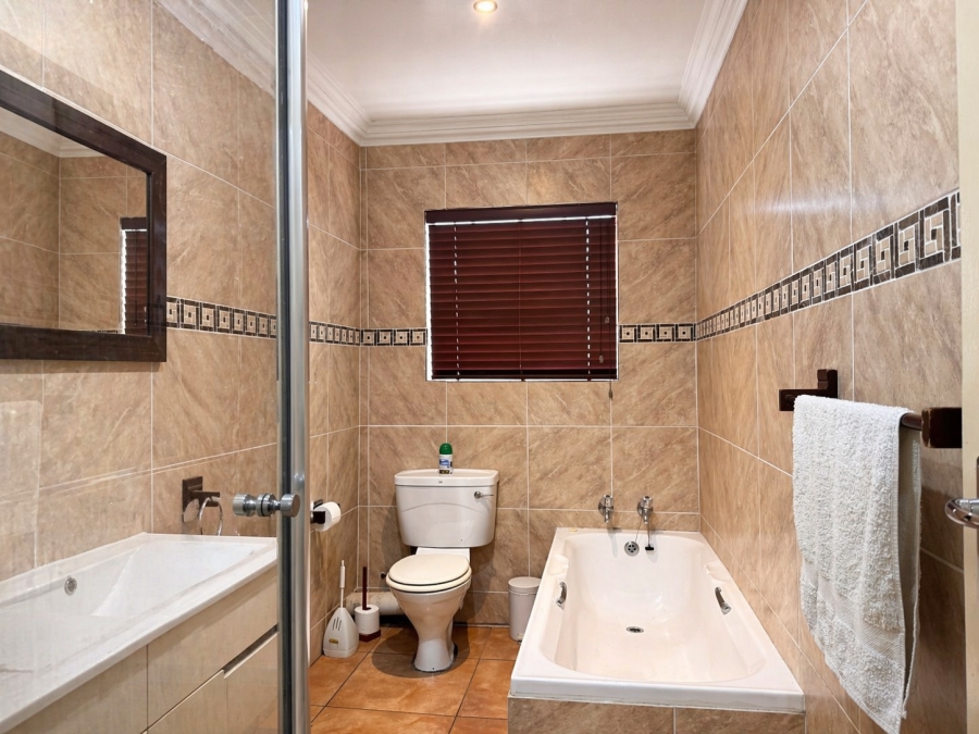 2 Bedroom Property for Sale in Ferndale Gauteng
