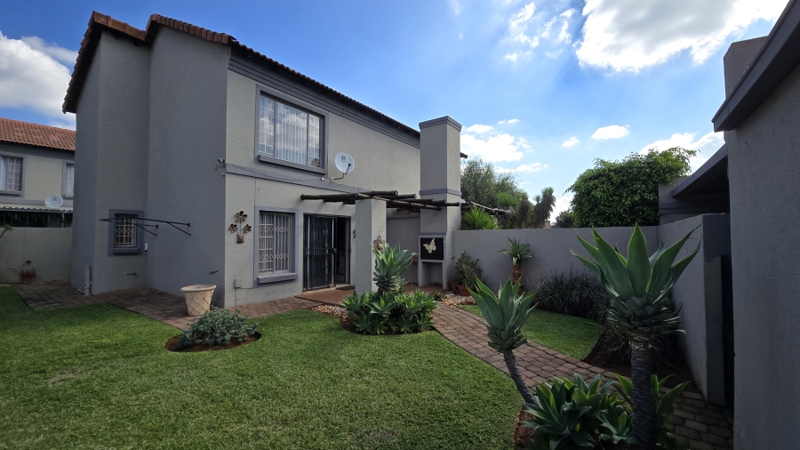 2 Bedroom Property for Sale in Annlin Gauteng