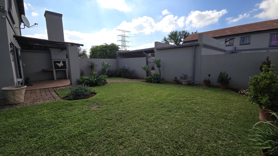 2 Bedroom Property for Sale in Annlin Gauteng