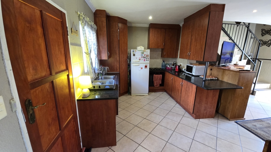 2 Bedroom Property for Sale in Annlin Gauteng