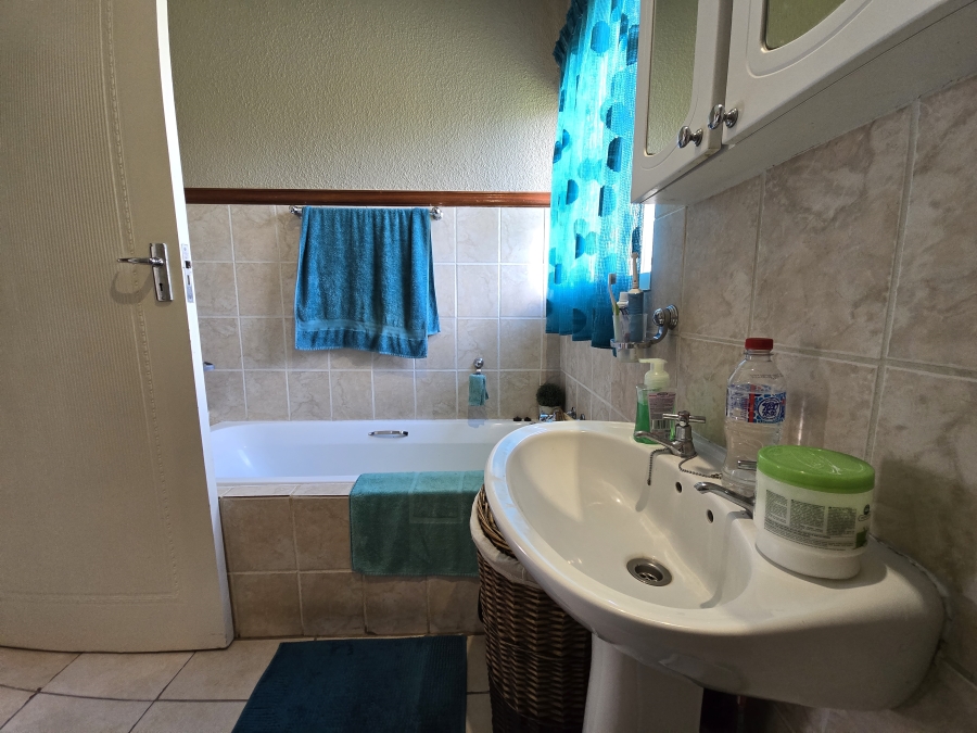2 Bedroom Property for Sale in Annlin Gauteng