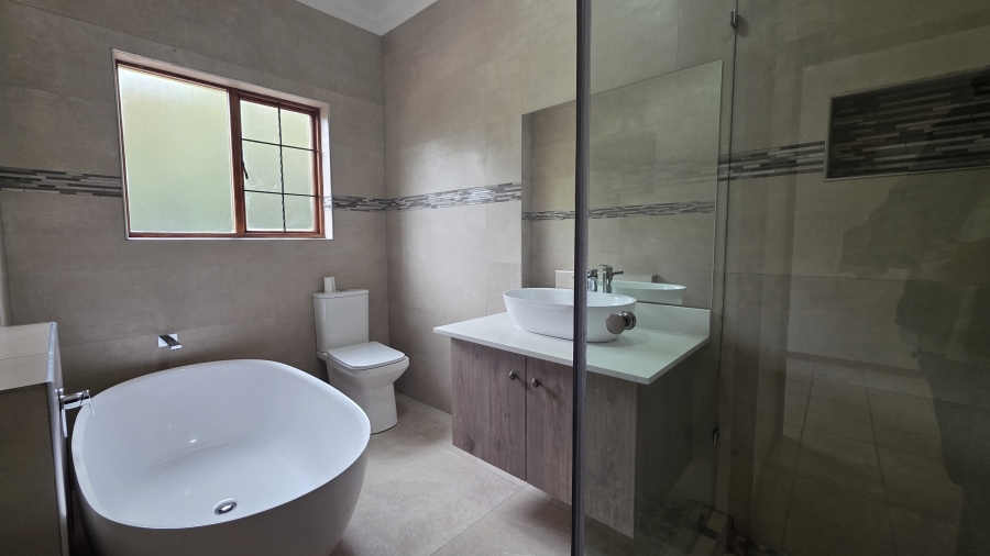 To Let 4 Bedroom Property for Rent in Lynnwood Manor Gauteng