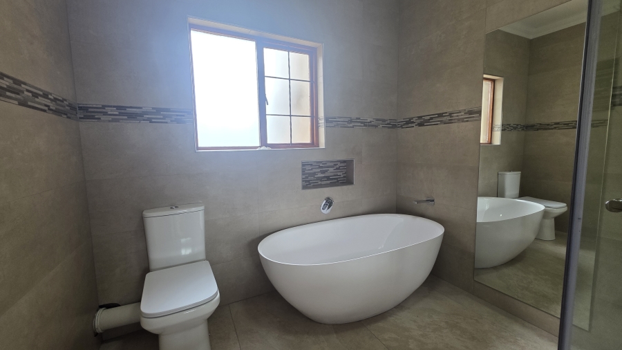 To Let 4 Bedroom Property for Rent in Lynnwood Manor Gauteng