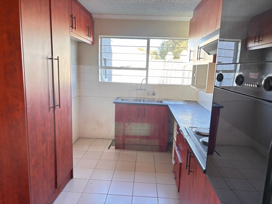 2 Bedroom Property for Sale in Townsview Gauteng