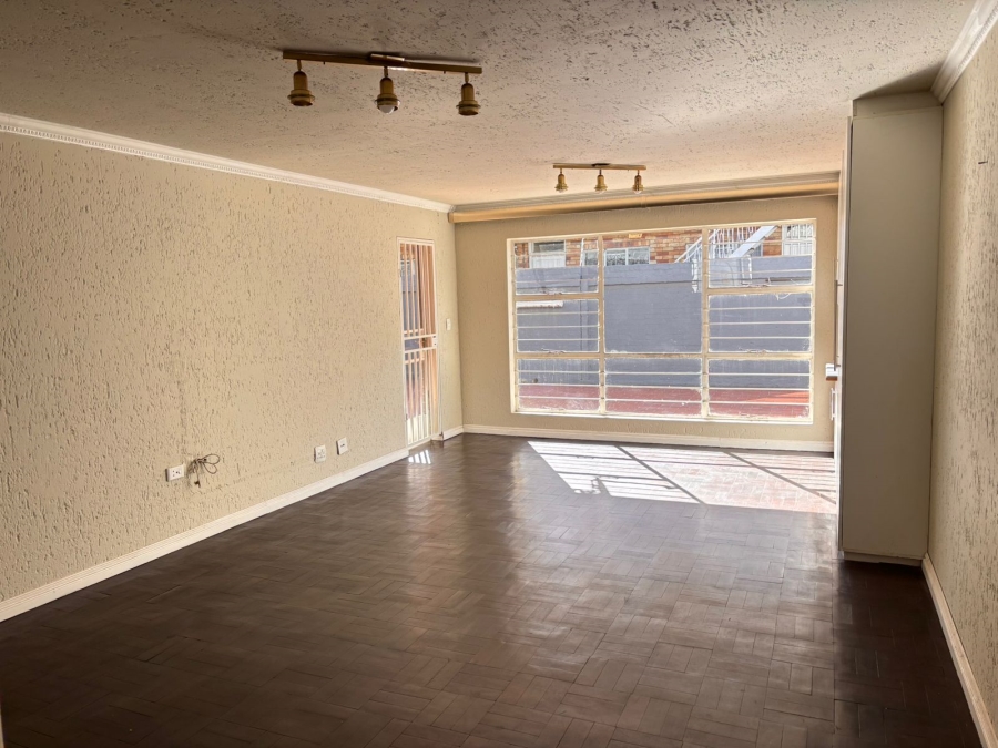 2 Bedroom Property for Sale in Townsview Gauteng