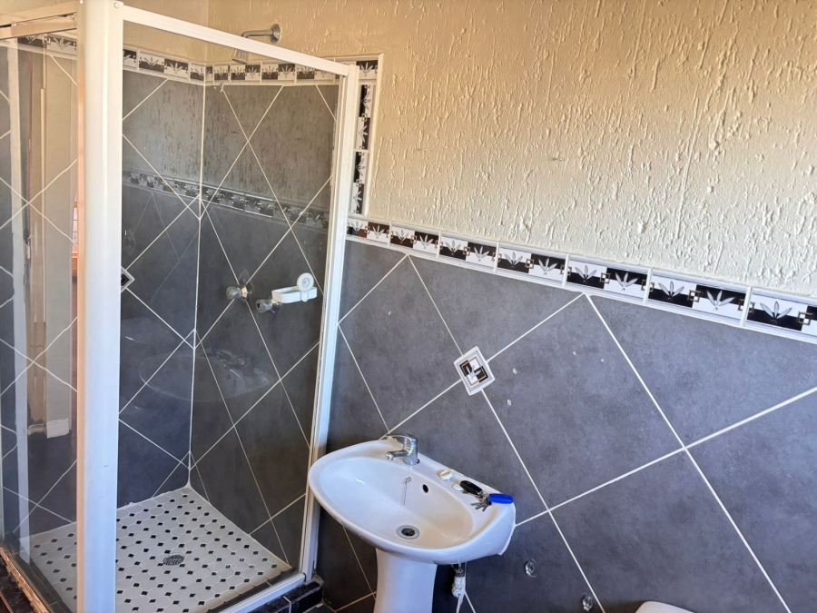 2 Bedroom Property for Sale in Townsview Gauteng