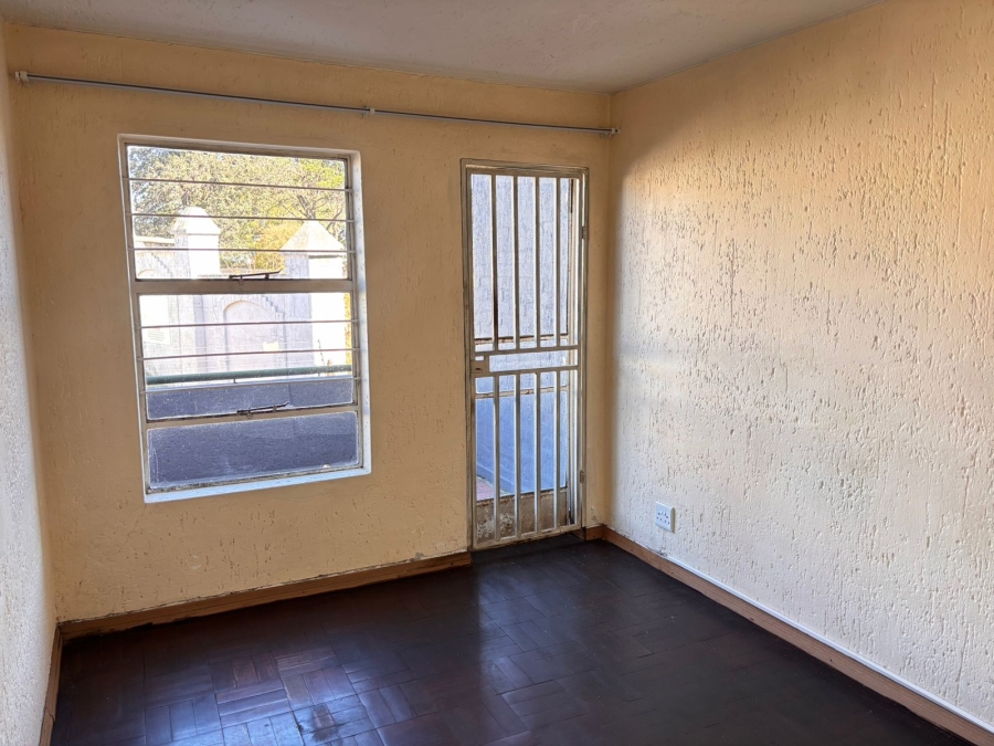 2 Bedroom Property for Sale in Townsview Gauteng