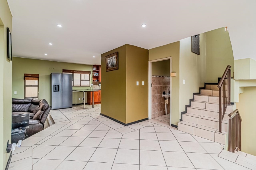 2 Bedroom Property for Sale in Bassonia Gauteng
