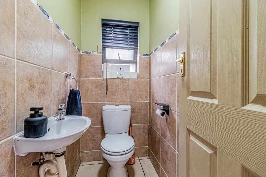 2 Bedroom Property for Sale in Bassonia Gauteng