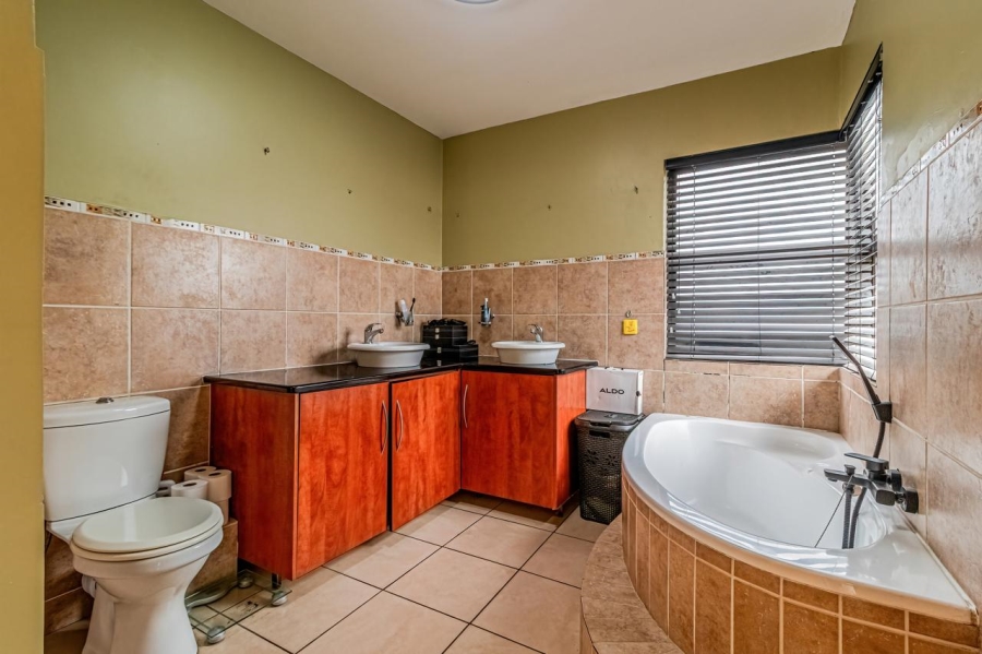 2 Bedroom Property for Sale in Bassonia Gauteng