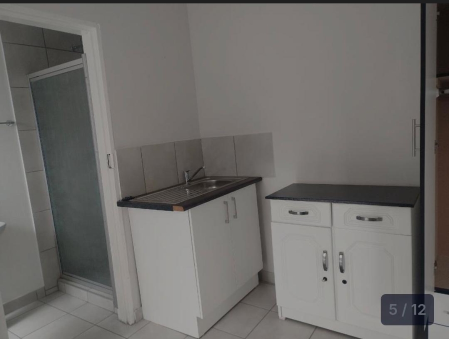 1 Bedroom Property for Sale in South Hills Gauteng