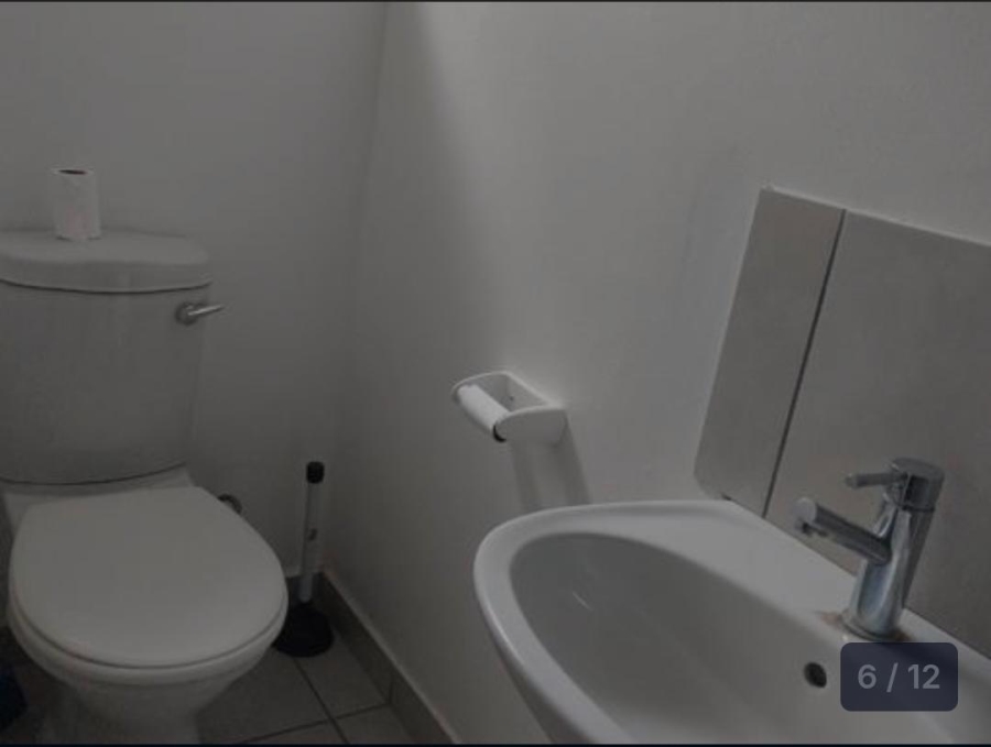 1 Bedroom Property for Sale in South Hills Gauteng