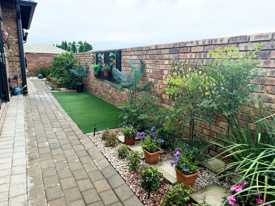 3 Bedroom Property for Sale in Equestria Gauteng