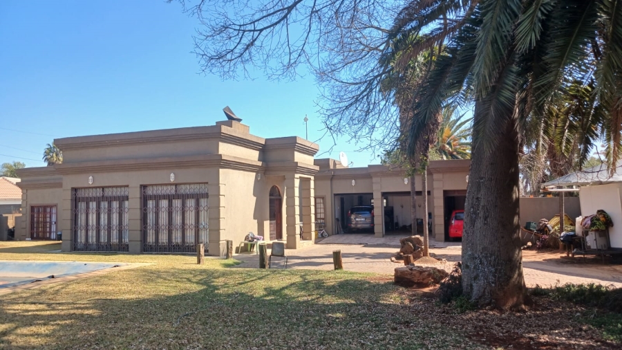 9 Bedroom Property for Sale in Olifantsfontein Gauteng