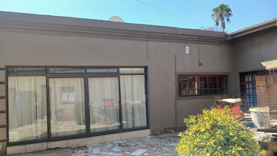 9 Bedroom Property for Sale in Olifantsfontein Gauteng